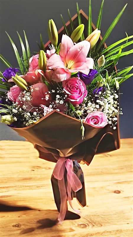 gul-kazablanka-lisyantus-ve-cipsofilya-buketi