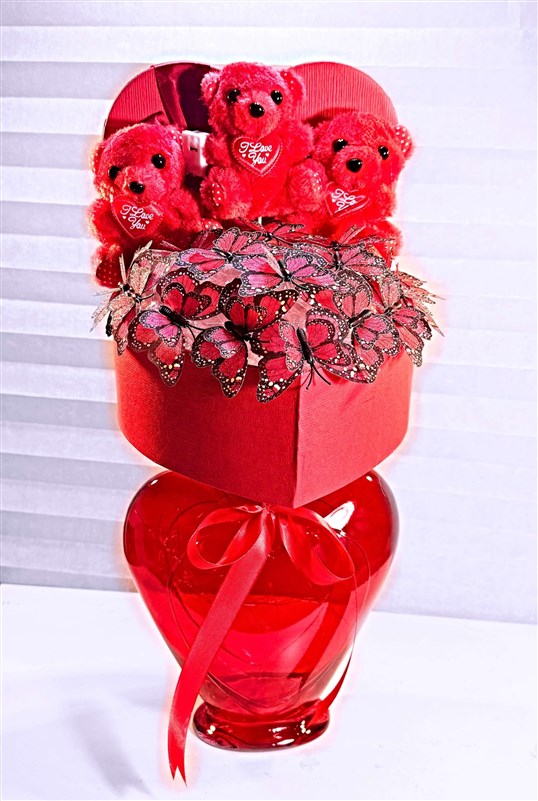 kalp-vazolu-ve-led-isikli-kelebek-buketi