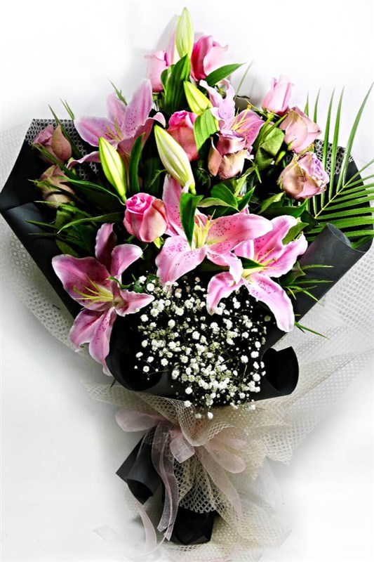 gul-ve-lilyum-buketi-en