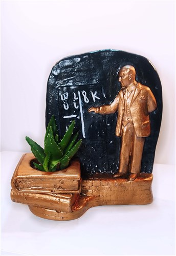 Atatürk Derste (Döküm Tasarım içinde canlı Aloevera) 30 cm