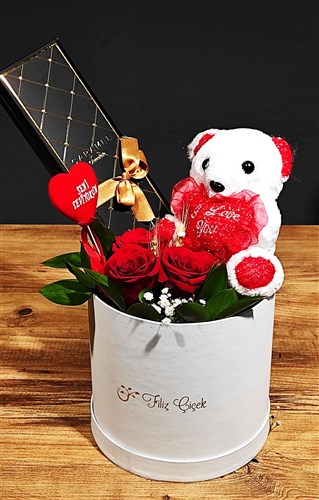 Güller, Ayıcık, Çikolata ve Kalp Çubuk