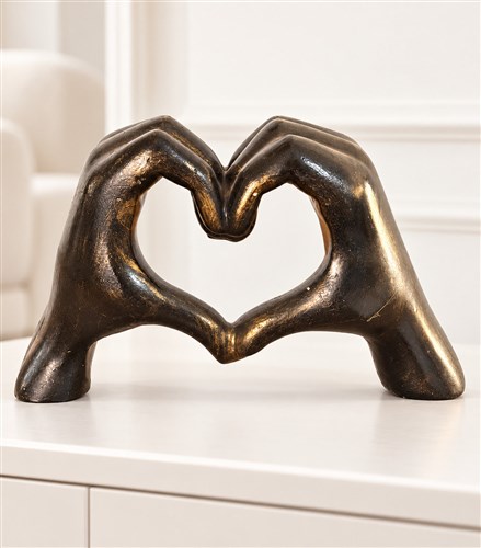 Bronz kalp oluşturan eller (En:22 cm.- Boy:14 cm.)
