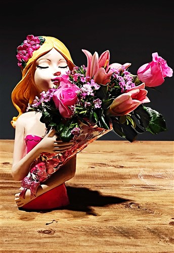 En Kıymetlime 35 cm. (Döküm Biblo İçerisinde canlı Gül ve Lilyum)