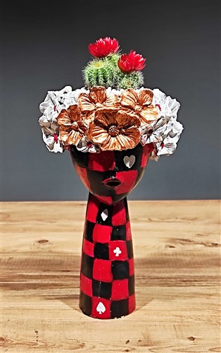 İskambil Kız ve Canlı Kaktüs (Ürün Boyu: 35 cm.)