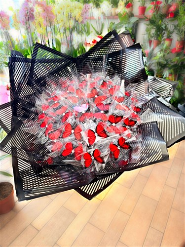 Kırmızı Kelebek Buketi (Işıklı)