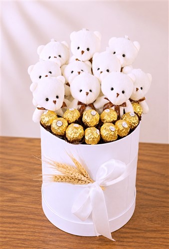 Silindir Kutuda 10 Beyaz Peluş Ayıcık & Ferrero Çikolata Topları
