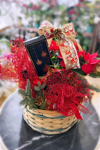 New Year's Gift Basket 2026 (Poinsettia, Wine, Chocolate)