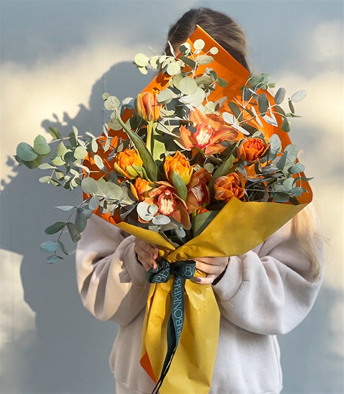 Archer Okaliptüs Turuncu Lale Buketi