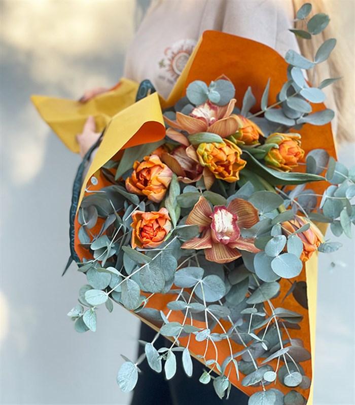 Archer Okaliptüs Turuncu Lale Buketi