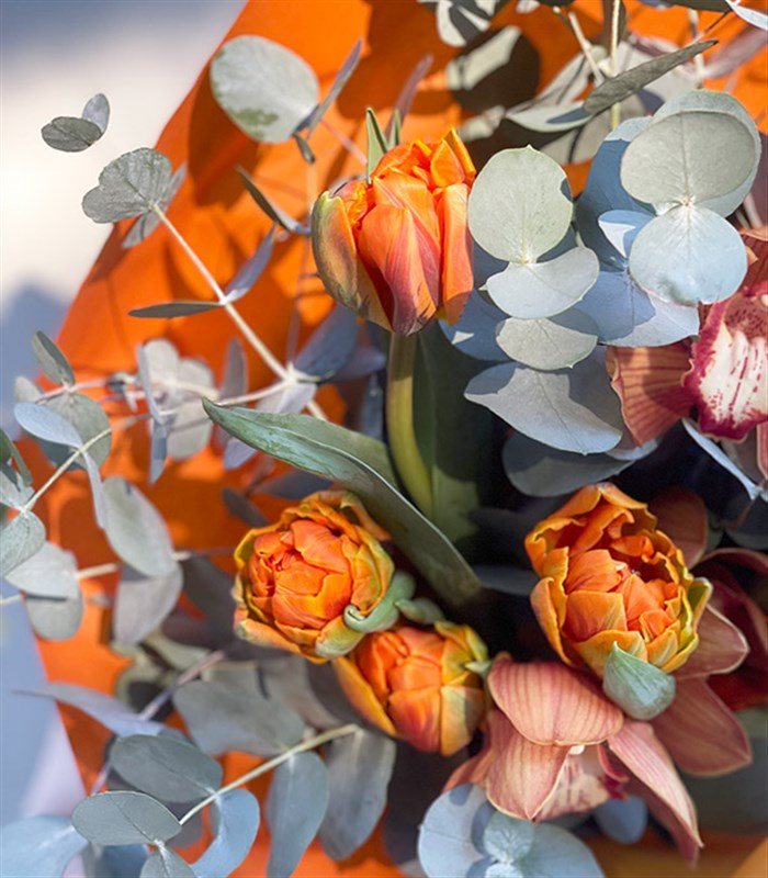 Archer Okaliptüs Turuncu Lale Buketi