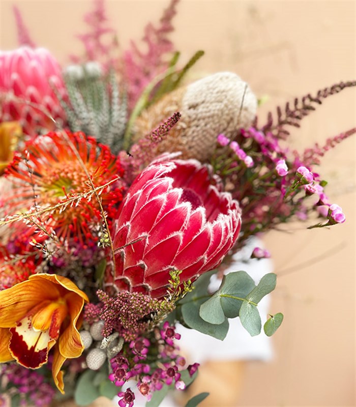 Pretty Woman Protea Banksia Lucas Tropical Buket