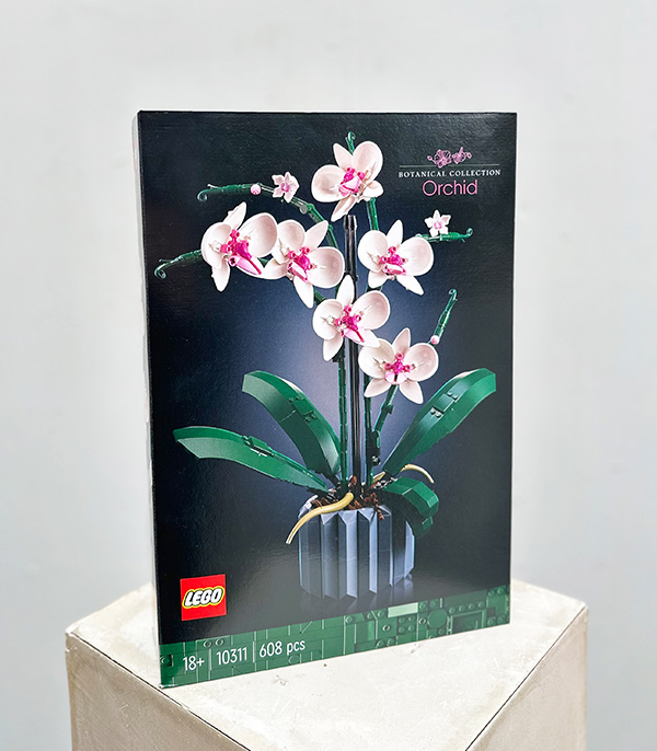 LEGO Orchid & Fuchsia White Spotted Potted Orchid Grand Gift Box