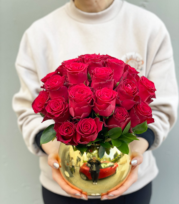 Ti Amo Red Roses in Vase