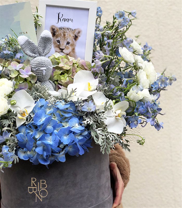 Its a Boy Grand Mavi Ortancalı Delfinyum Kişiye Özel Bebek Tebrik Kutusu