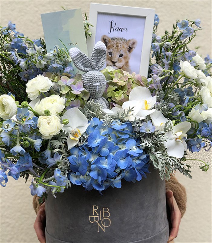 Its a Boy Grand Mavi Ortancalı Delfinyum Kişiye Özel Bebek Tebrik Kutusu