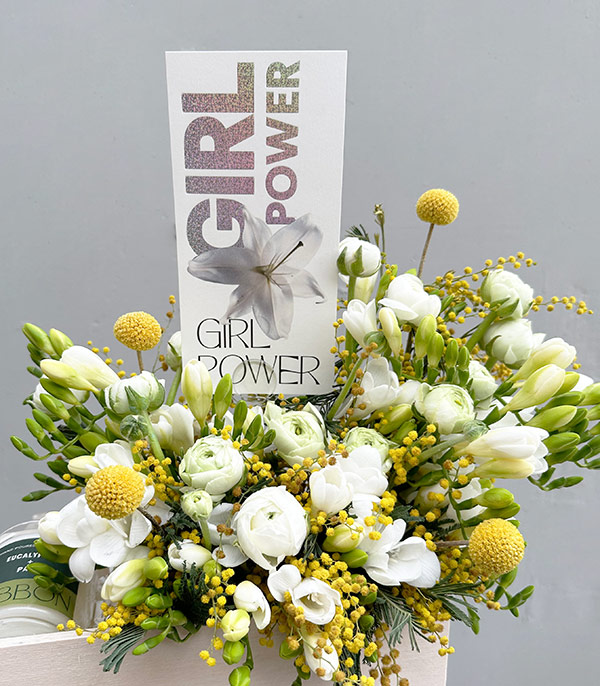 Girl Power Mimosa Ranunculus Candle Women's Day Gift Box