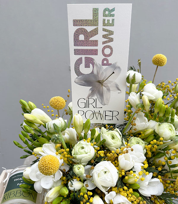 Girl Power Mimoza Eren Gül Mum Kadınlar Günü Ahşap Hediye Kutusu