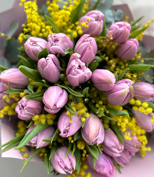 Viola 20 Lilac Tulip Bouquet
