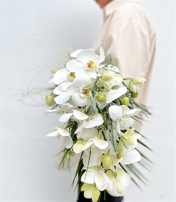 Bridgette Beyaz Orkide Gelin Buketi