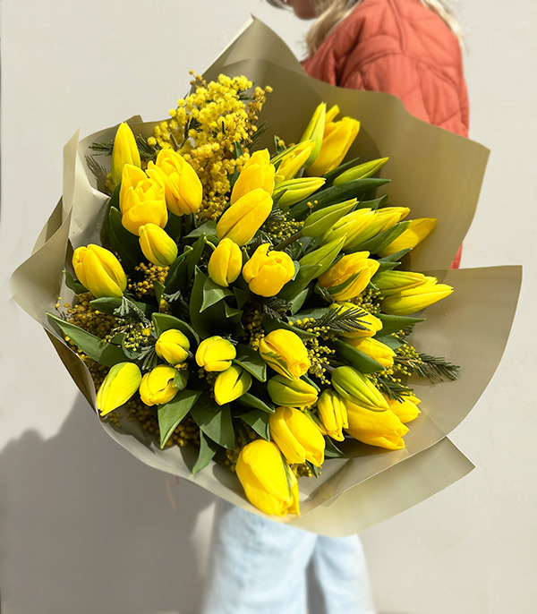 Alexandra Grand Deluxe 41 Yellow Tulips Mimosa Bouquet