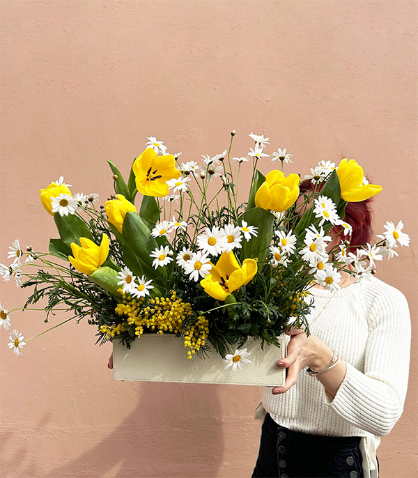 Gaia Cream Leather Box in Yellow Tulip Daisy Arrangement