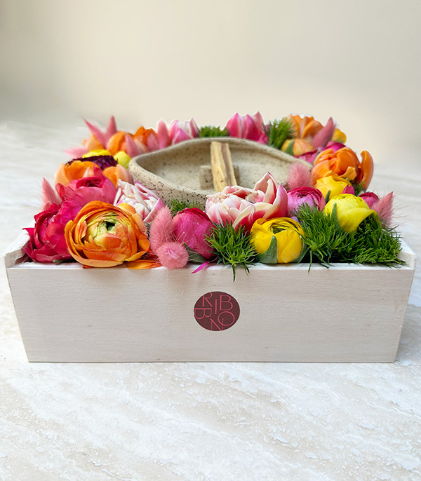 Palo Santo & El Yapımı Seramik Tütsülük Mevsim Çiçekleri Hediye Kutusu