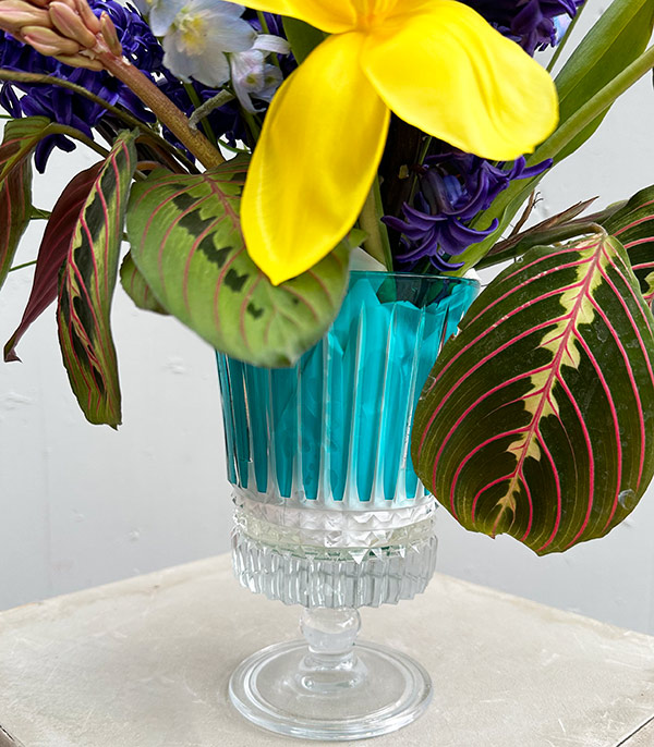 Hermia Kristal Vazoda Mevsim Çiçekleri