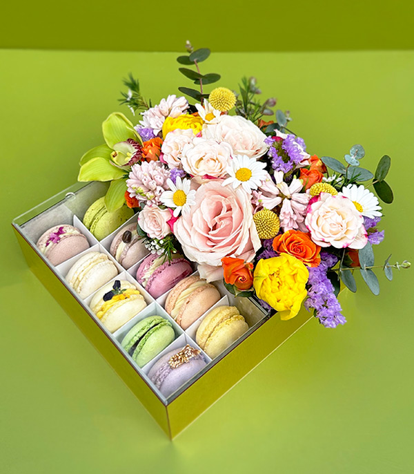 Matilda Creations x RIBBON Macaron Flower Mother's Day Gift Box