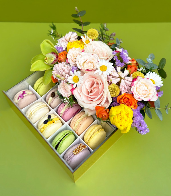 Matilda Creations x RIBBON Macaron Flower Gift Box