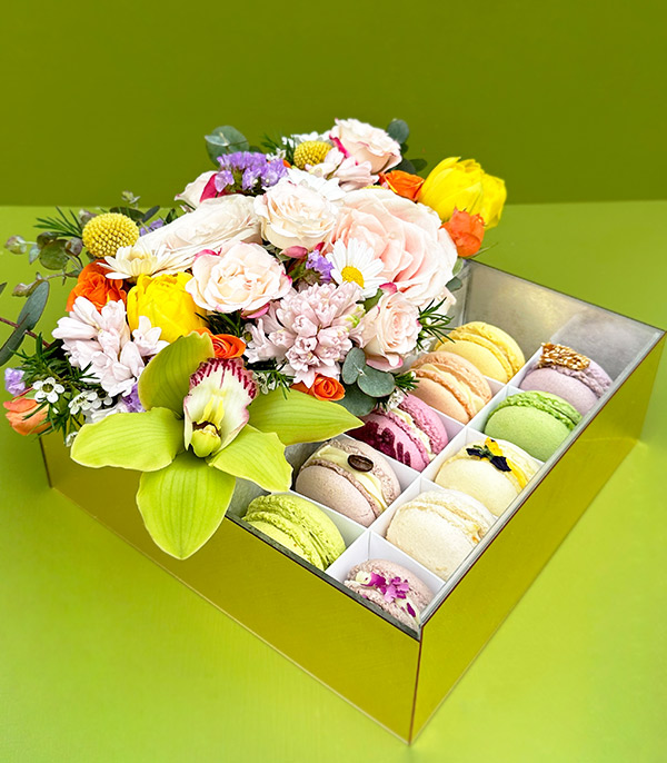Matilda Creations x RIBBON Macaron Çiçek Anneler Günü Hediye Kutusu