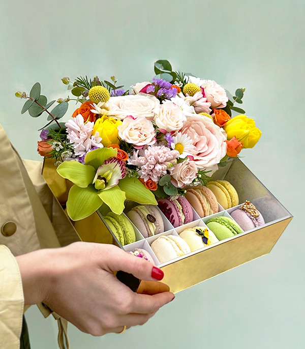 Matilda Creations x RIBBON Macaron Flower Mother's Day Gift Box