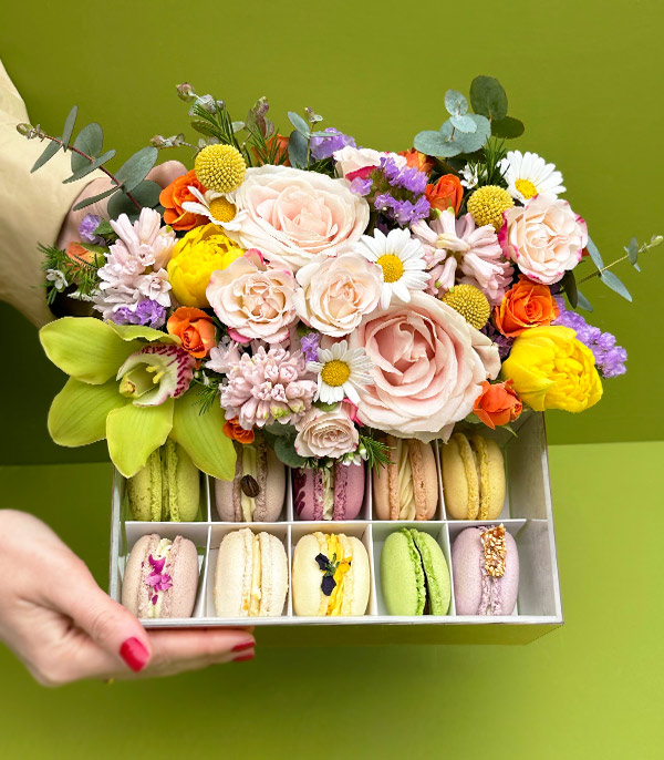 Matilda Creations x RIBBON Macaron Çiçek Anneler Günü Hediye Kutusu