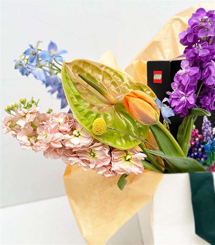 LEGO Kır Çiçekleri Cam Vazo Hediye Seti