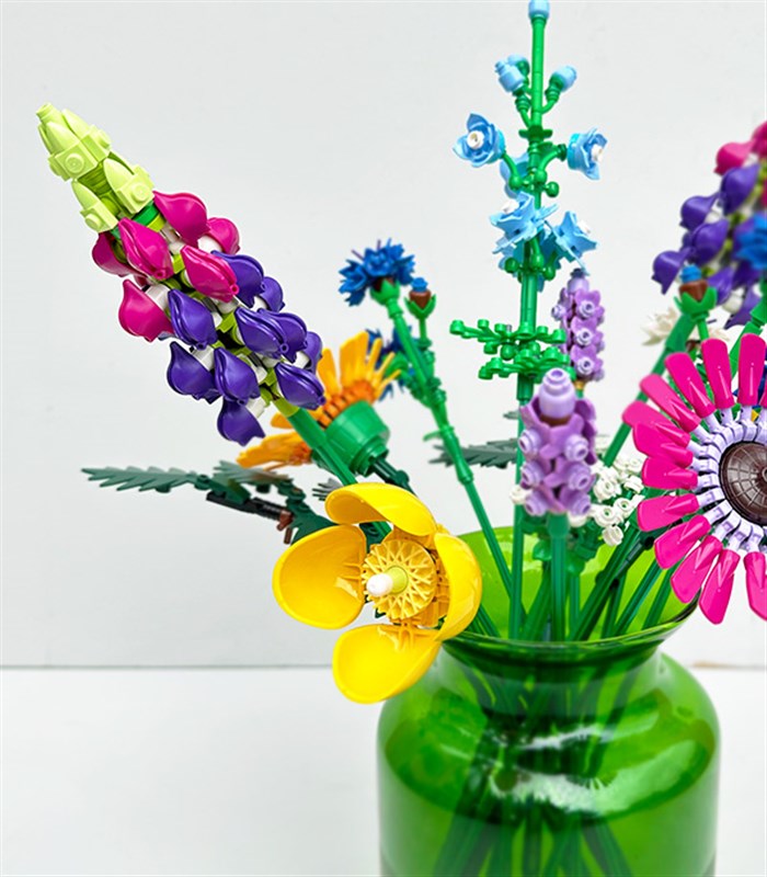 LEGO Kır Çiçekleri Cam Vazo Hediye Seti