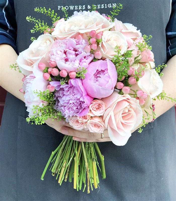 Emma 9 Pembe Gül 7 Pembe Şakayık Gelin Buketi