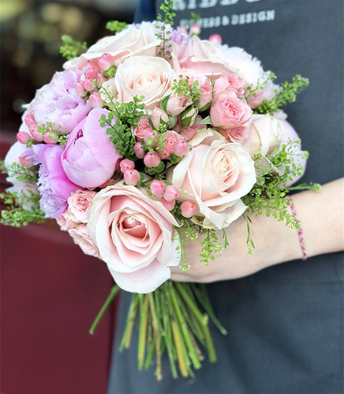 Emma 9 Pembe Gül 7 Pembe Şakayık Gelin Buketi