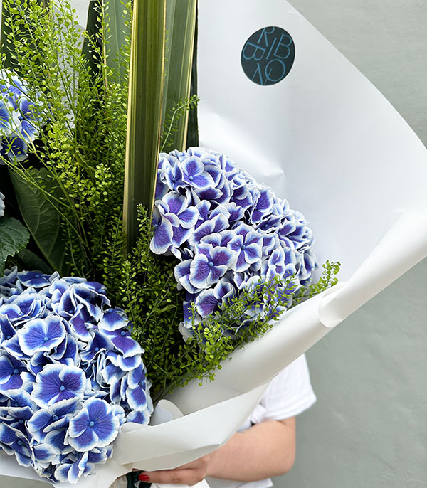 Mirena Marbling Hydrangea Bouquet Limited Edition