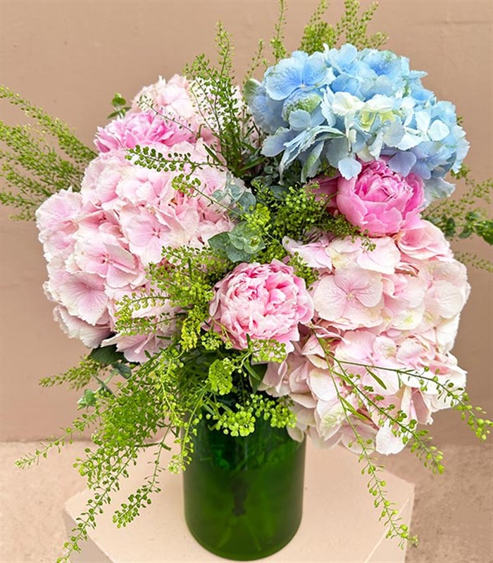 Deluxe Yeşil Vazoda Pembe Ortanca Mavi Ortanca Şakayık Aranjman