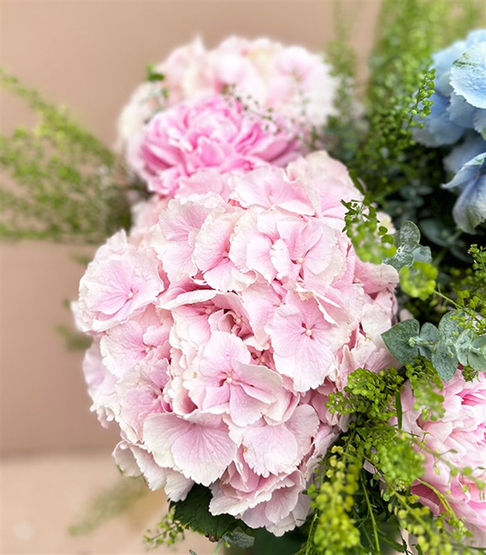 Deluxe Yeşil Vazoda Pembe Ortanca Mavi Ortanca Şakayık Aranjman