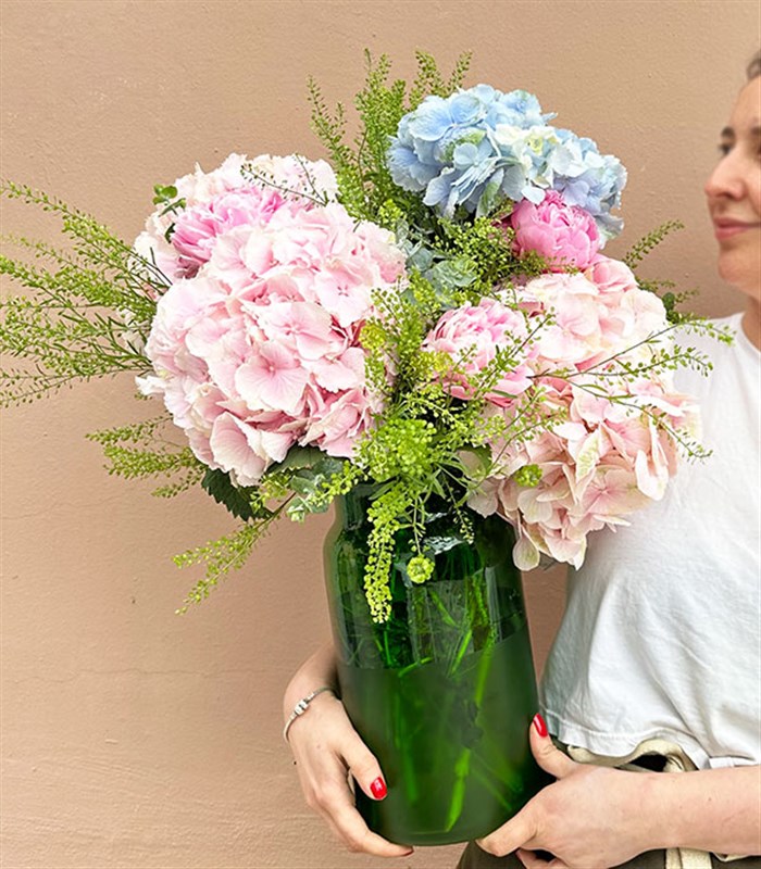 Deluxe Yeşil Vazoda Pembe Ortanca Mavi Ortanca Şakayık Aranjman