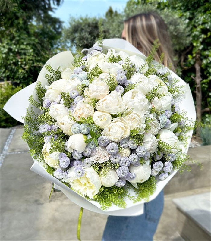 Grand Deluxe Beyaz 30 Şakayık Buketi