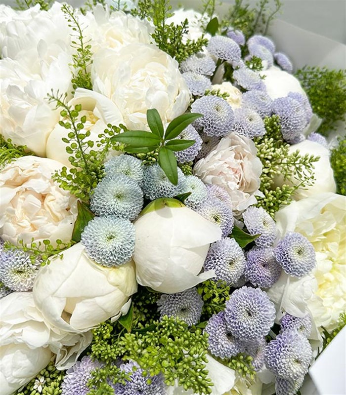 Grand Deluxe Beyaz 30 Şakayık Buketi