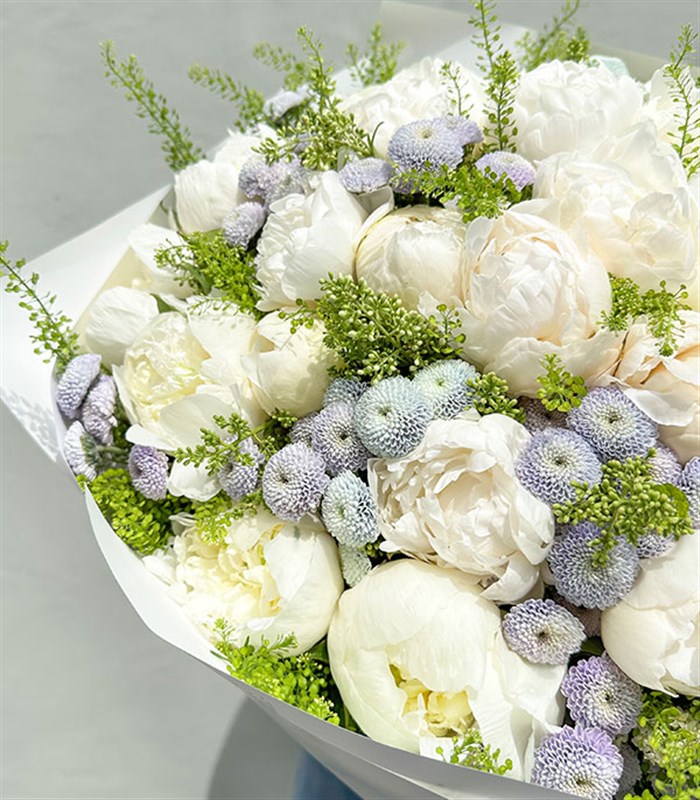 Grand Deluxe Beyaz 30 Şakayık Buketi