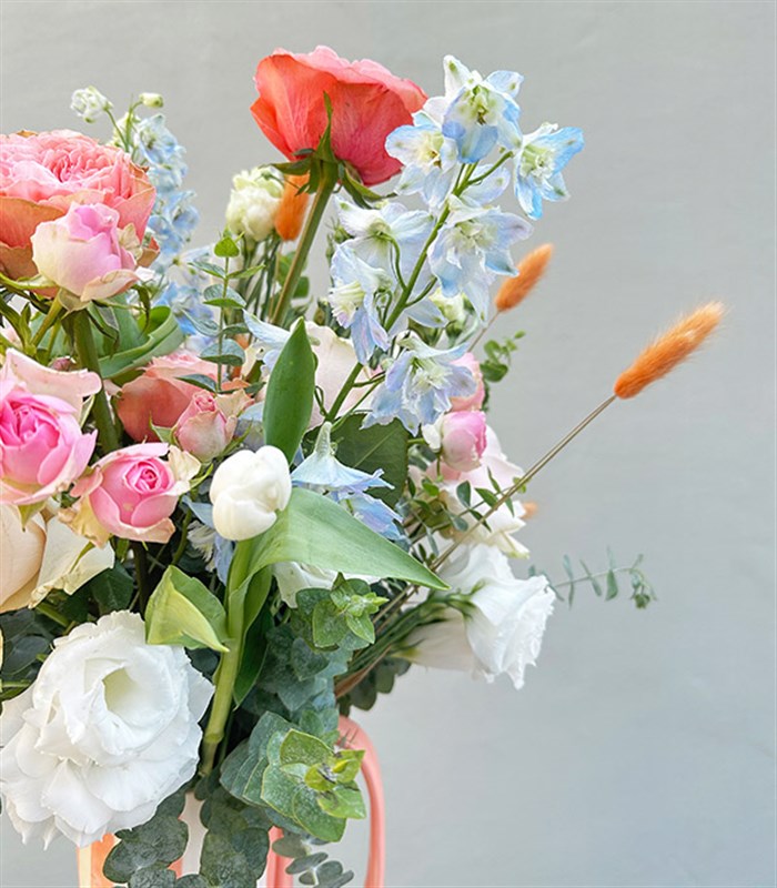 Hillary Somon El İşi Seramik Sürahi Vazoda Beyaz Somon Aranjman