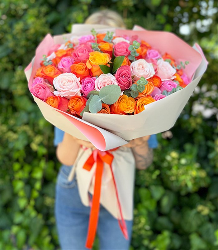 Grand Deluxe Pembe Turuncu 60 Gül Buketi