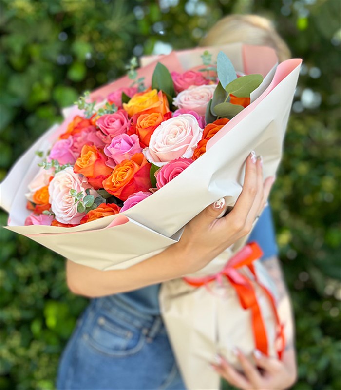 Grand Deluxe Pembe Turuncu 60 Gül Buketi