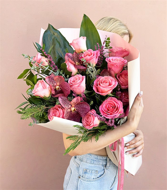 Deluxe Tatlı Aşk Pembe Güller Buketi