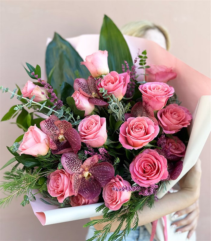 Deluxe Tatlı Aşk Pembe Güller Buketi