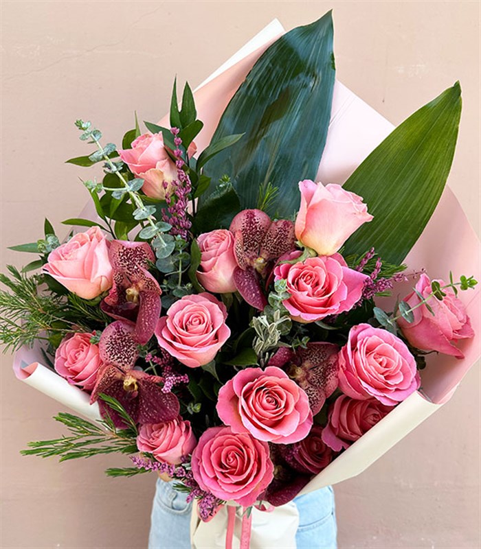 Deluxe Tatlı Aşk Pembe Güller Buketi