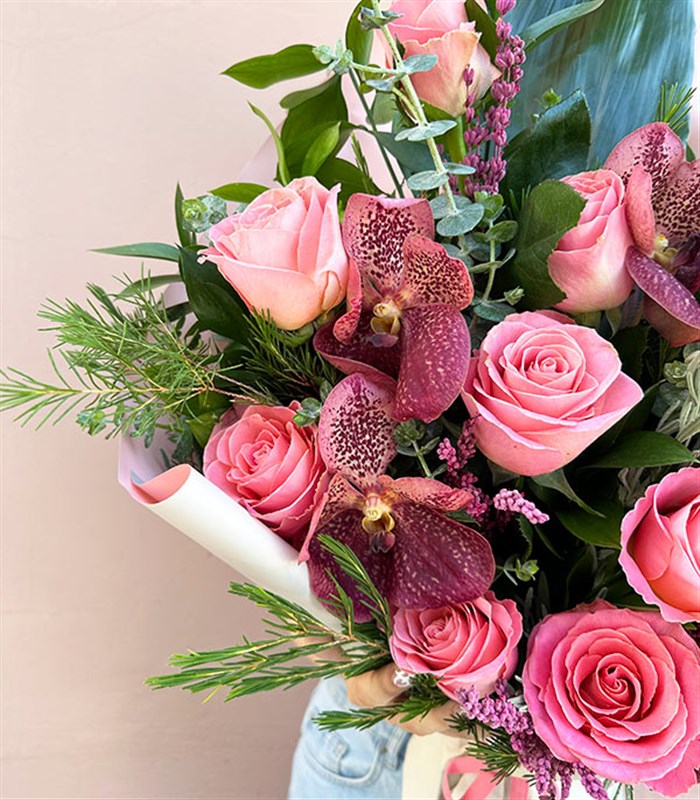 Deluxe Tatlı Aşk Pembe Güller Buketi